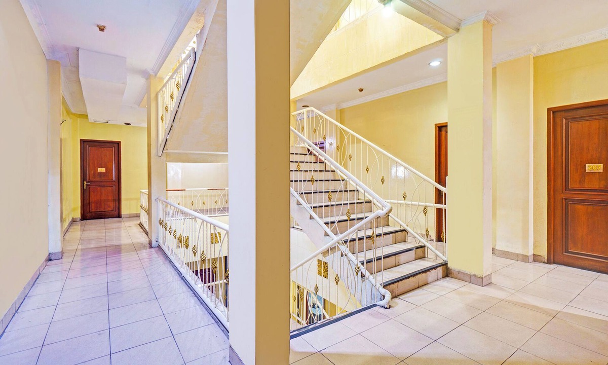 Palmerah Hotel | Collection O Tanah Abang Near Stasiun Tanah Abang Formerly Hotel Bimo Slipi