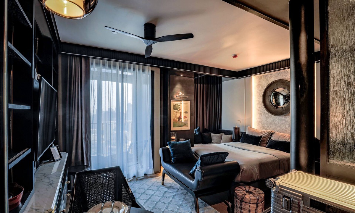 Siam Condo | Colonial Luxury designed room, next to MRT Samyan