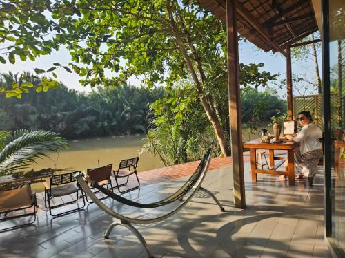 Ben Tre Bed & Breakfast | Comfy room - InnerZen Mekong Riverside homestay Ben Tre