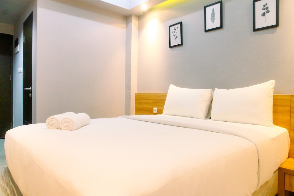 Cikarang Hotel | Comfy Studio Mustika Golf Residence Apartment