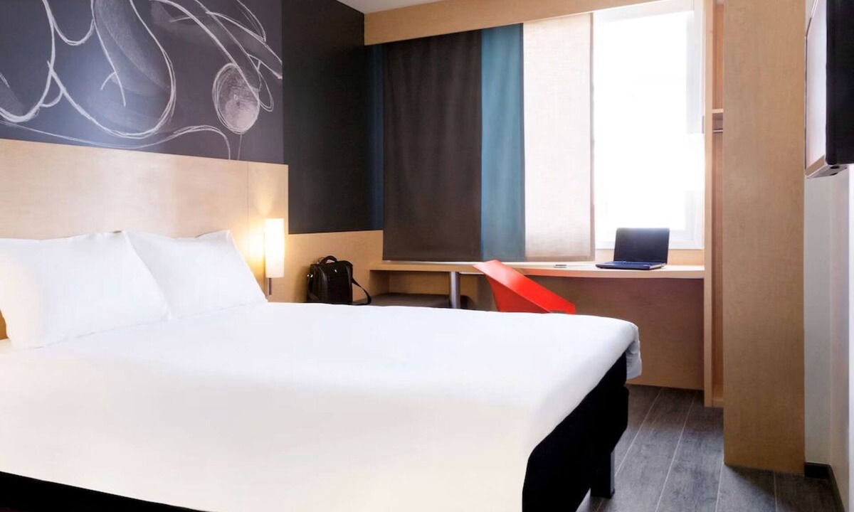 Colonia Centro Hotel | Convenience and Comfort: Perfect Location for Exploring Mexico City's Treasures!