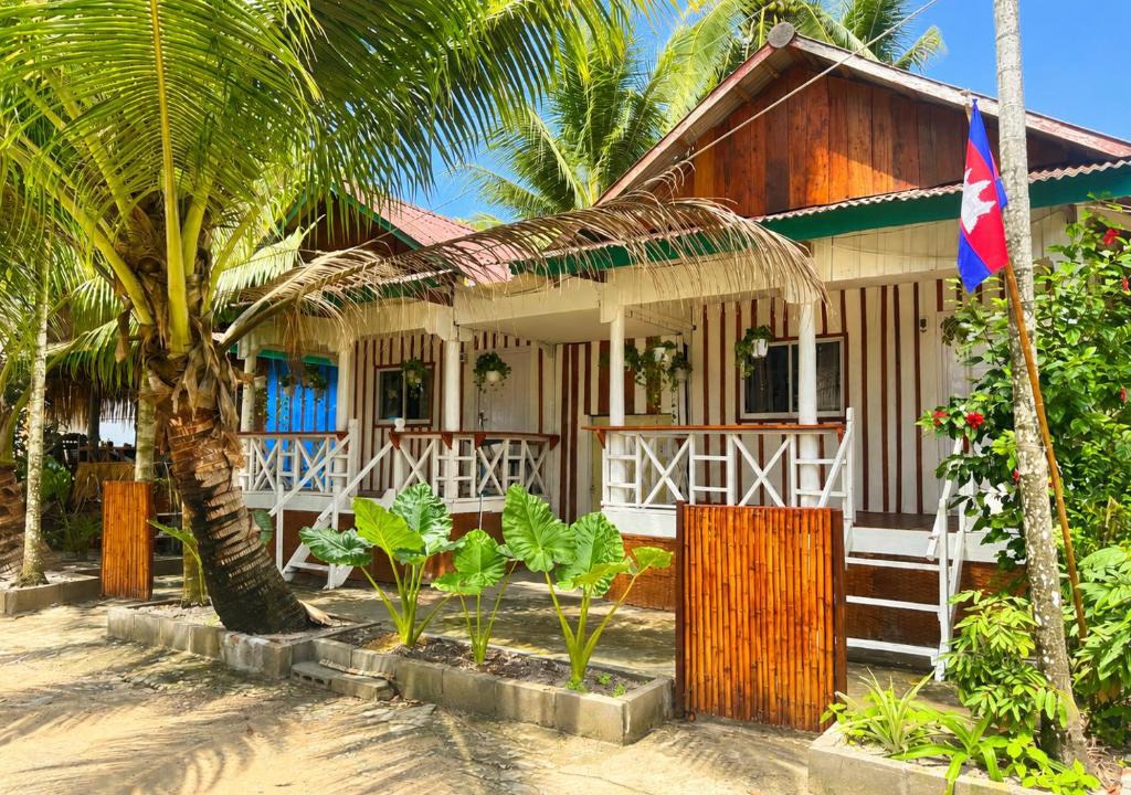 Koh Rong Ski Chalet | Coraluna Bungalows