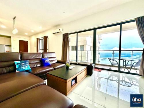 Central District Apartment | Country Garden Empty