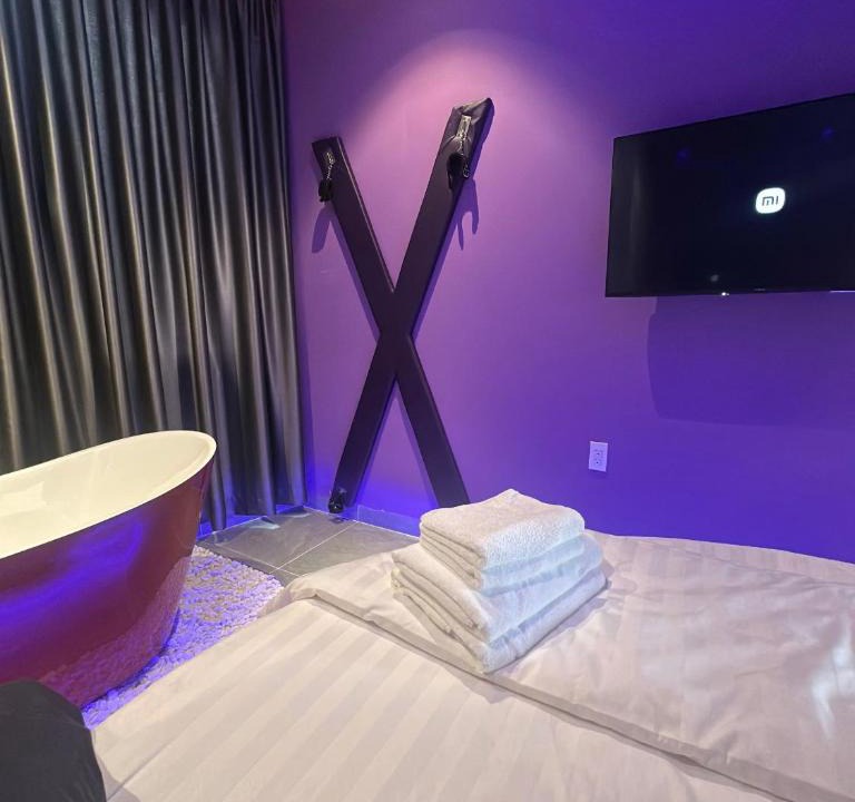 Hoc Mon Hotel | Couple Hotel - Khách Sạn Tình Yêu Hóc Môn