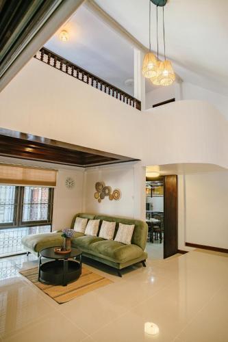 Chang Khlan Villa | Cozy 4BR Private House Near Night Bazaar RayRio Lanna
