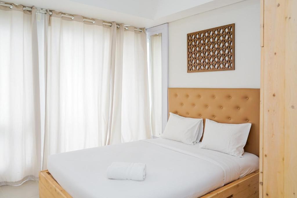 Ciputat Apartment | Cozy and Minimalist Studio Altiz Bintaro Plaza Apartment By Travelio