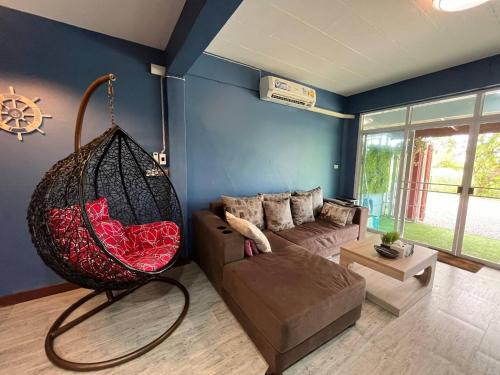 Puk Tian House | Cozy Beachside Retreat in Puek Tian, Thailand