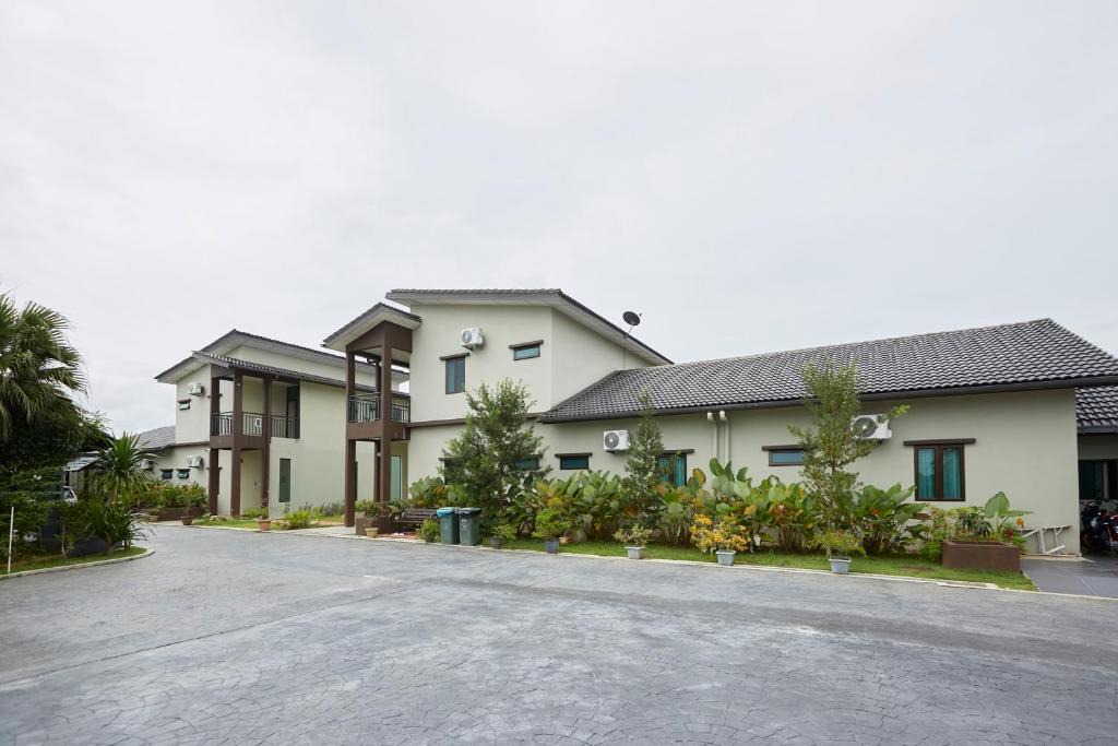 Kampung Kempadang Hotel | D' Qamar Guesthouse