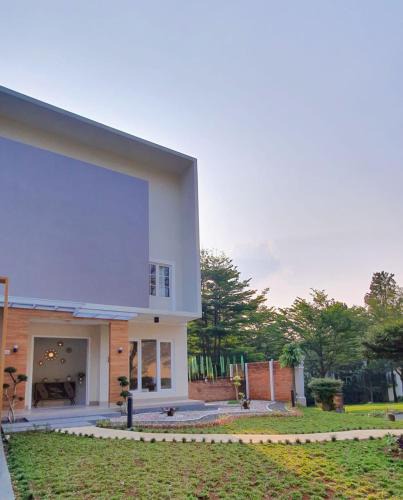 Sukaraja Villa | De Lavender Villa 2
