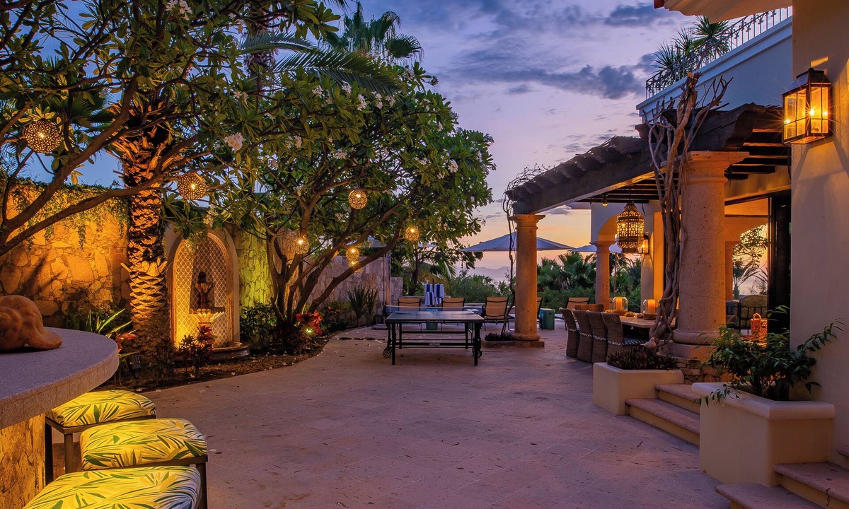 Palmilla Villa | Del Mar Villa, Spa, Gym & Steps from Swimmable Beach — Chef & Butler Incl.