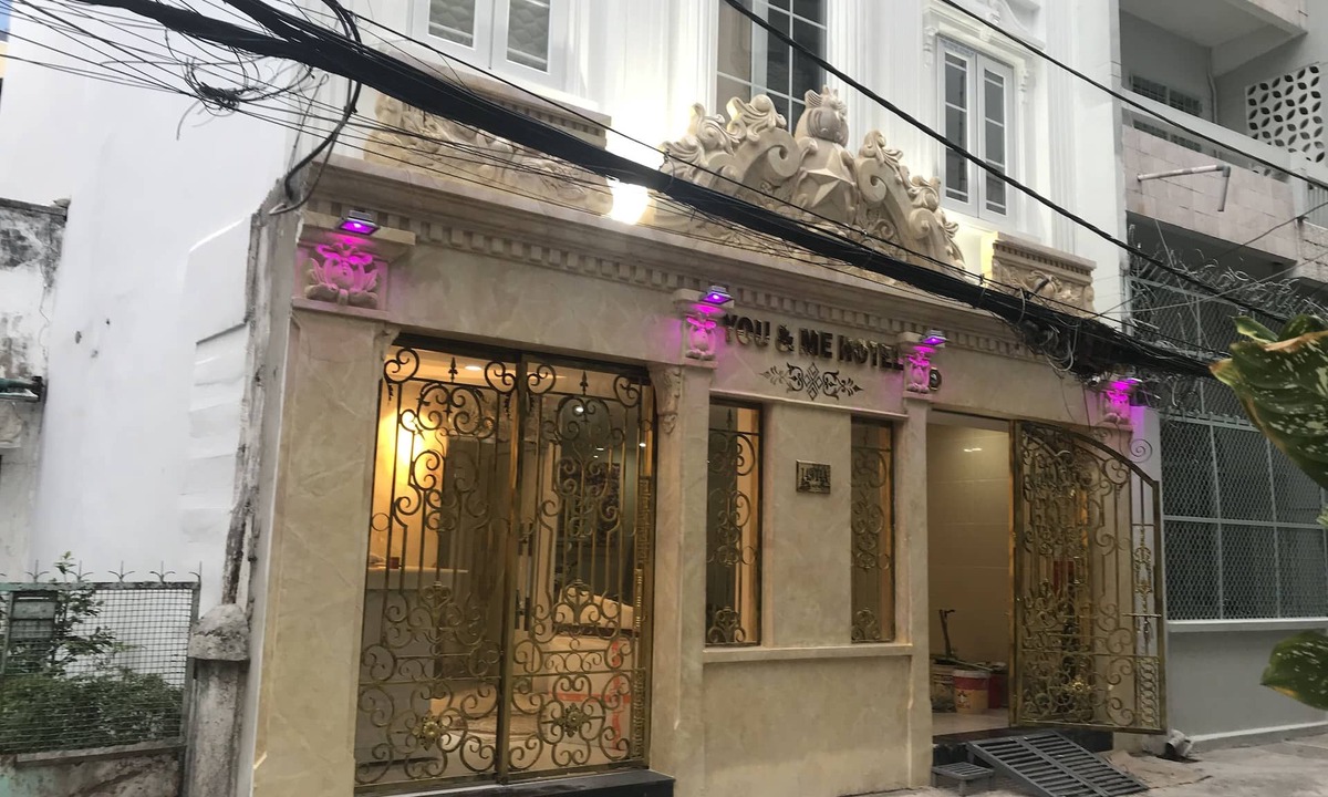 Downtown Ho Chi Minh City Hotel | Deluxe private room 1bed 1 bath ,2 guests in Hotel you and me