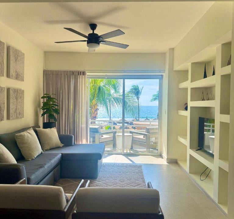 Quintas del Mar Apartment | Departamento a pie de playa, vista al Mar, Cerritos, Mazatlan