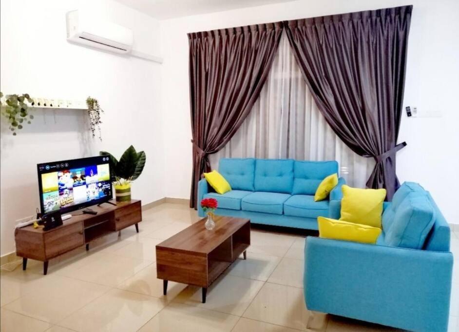 Bandar Penawar House | Desaru Cozy Home, 11pax, Beach ,Waterpark, Wifi, BBQ