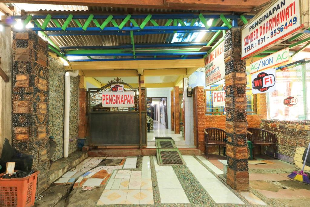 Bungurasih House | Dharmawati Homestay Syariah at Terminal Purabaya