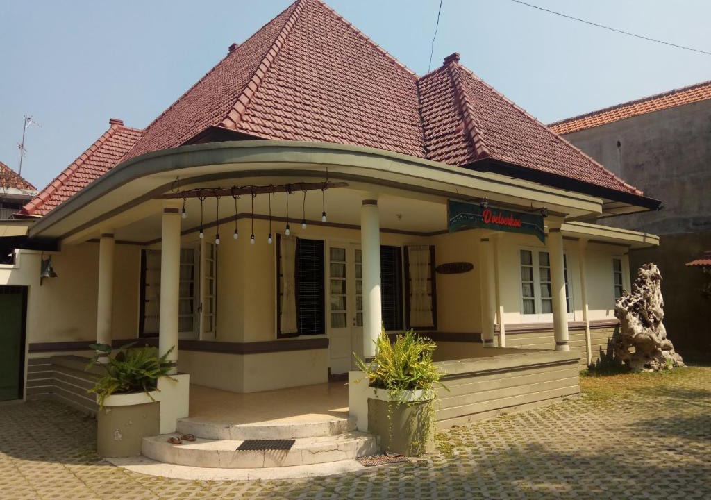 Surakarta House | Doeloerkoe Homestay