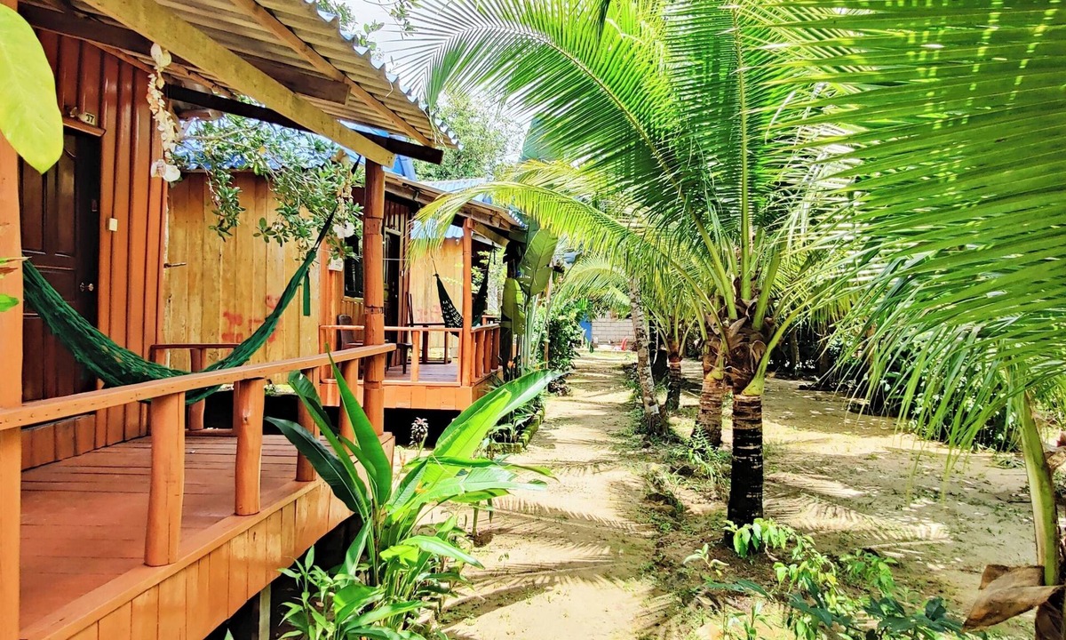 Koh Rong Sanloem Hotel | Dolphin Bay resort
