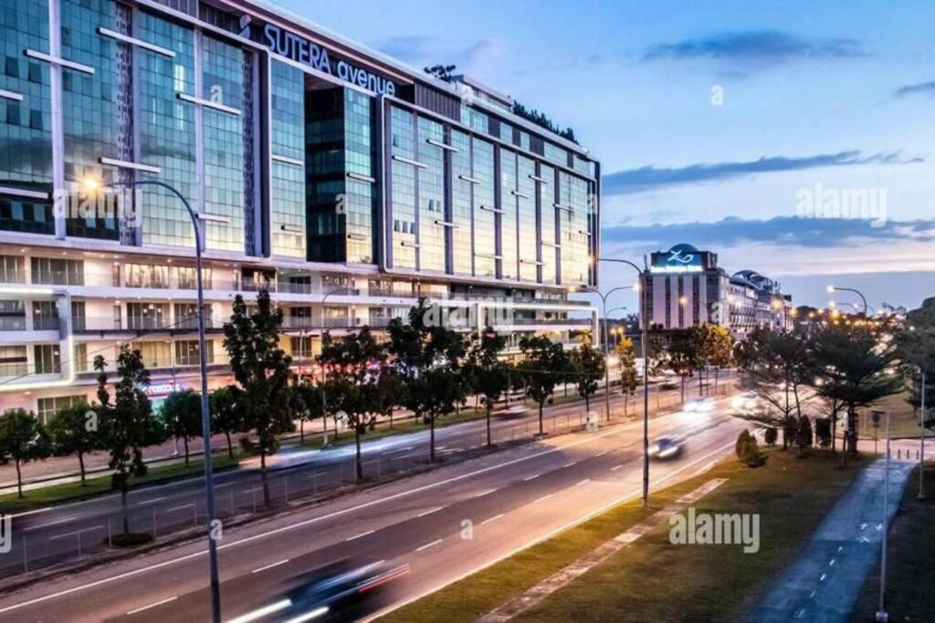 Kampung Sembulan Baru Apartment | Dz Borneo Suites at Sutera Avenue Kota Kinabalu