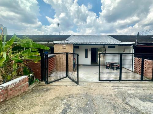 Taman Century House | Easy Rooms Homestay JB Town near KSL CIQ