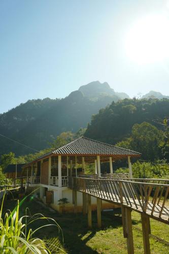 Nong Khiaw Hostel | Eco Farm Stay and Hostel