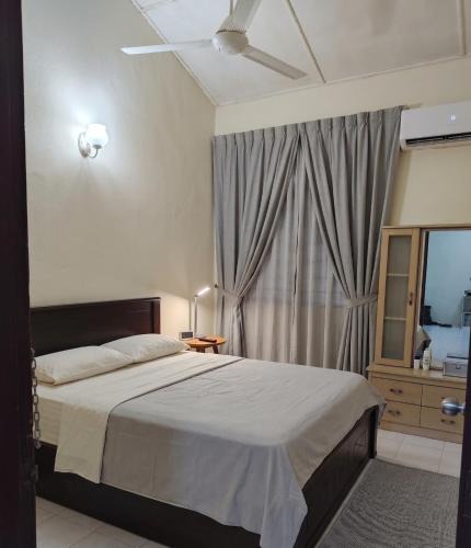 Taman Tasek Manikavasagam House | Econo Homestay