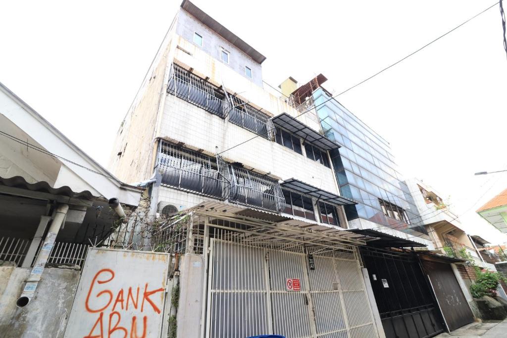Gambir House | Eiffel Residence Batu Tulis 35A1 - Female Only