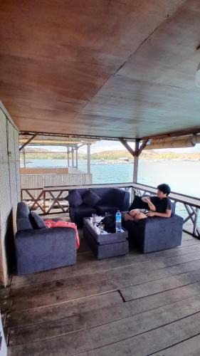 Jerowaru House | Ekas beach floating houuse and resto
