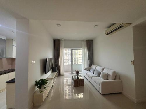 District 7 Apartment | Elegant 2BR - Sunrise City - Pool, Gym & City View