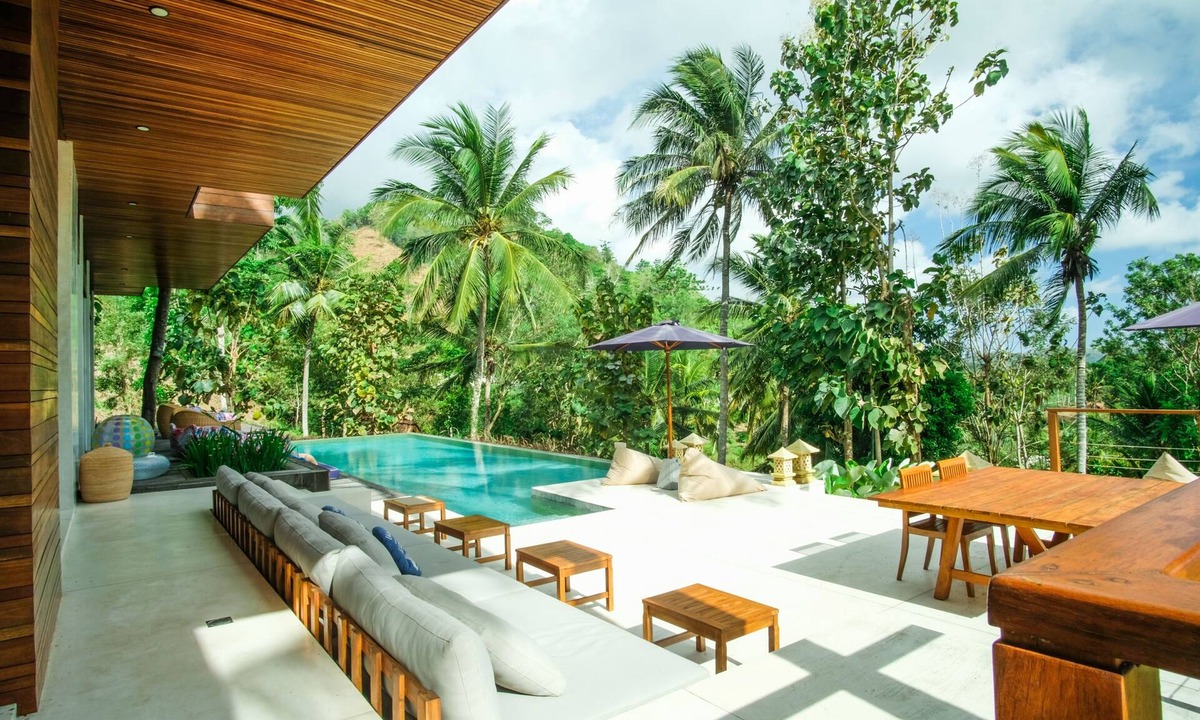 Selong Belanak Villa | EM Hill Estate