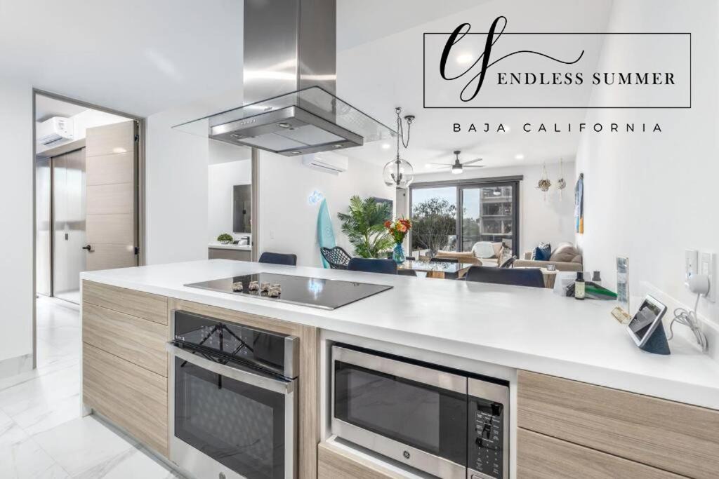 El Tezal Apartment | Endless Summer - 2Bed 2Bath Condo - Seasonly Heated Pool with Ocean Views - 5min walk to Beach - Fibre Internet - Sleeps 6