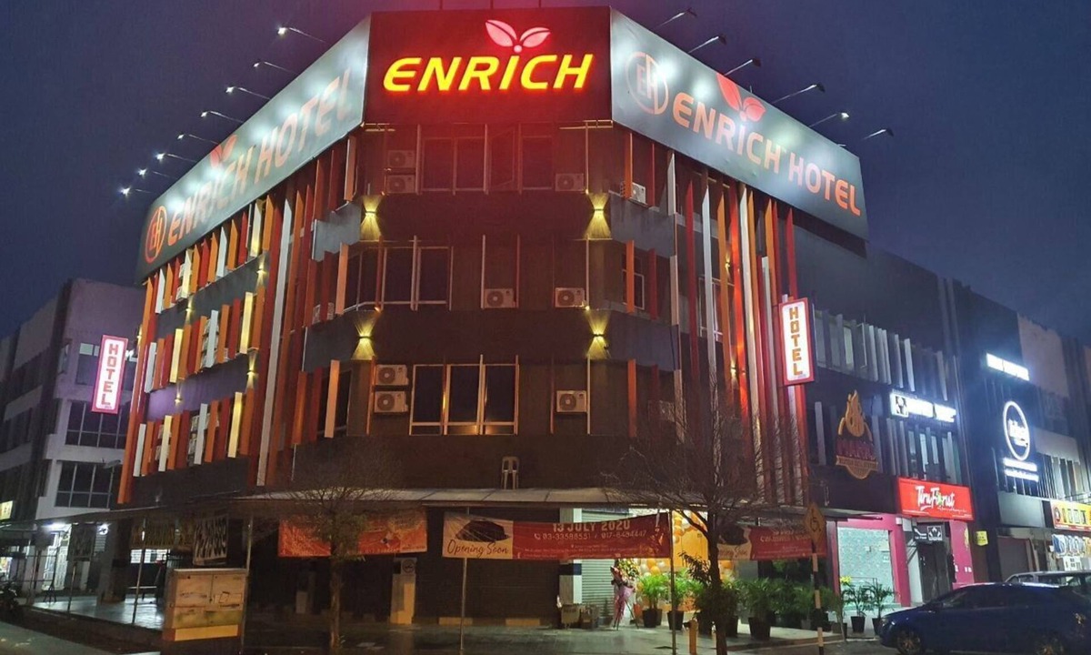 Shah Alam Hotel | Enrich Hotel Setia Alam by uBook