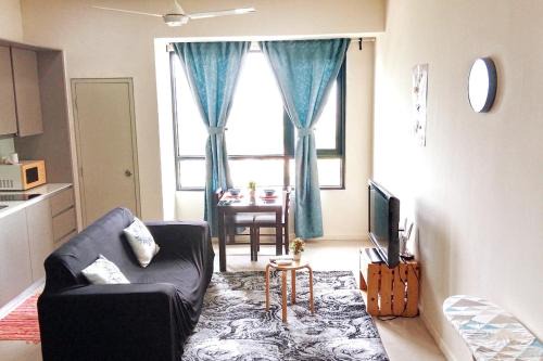 Cyberjaya Apartment | F1-19-03 Sweet Home2TamarindWifiNetflixFreeParking