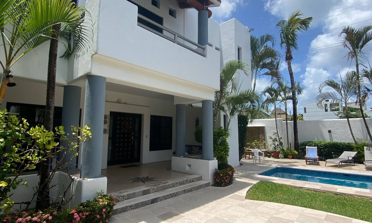 Colonia Andres House | Fabulous 4-bedroom Home, 900 Meters from Ocean in Cozumel