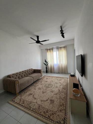 Ijok Apartment | Fatini Mus lim Homestay Puncak Alam - Close to UiTM