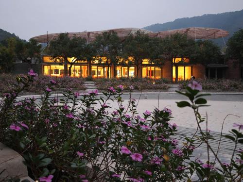 Soc Son Bed & Breakfast | Fifth Season Retreat