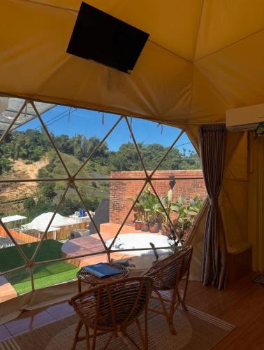 Ngamprah Hotel | Fiora Hills