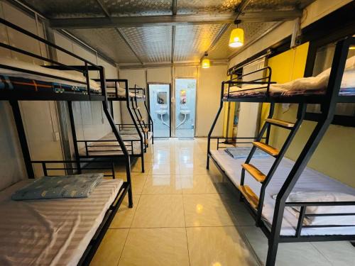 Tran Yen House | Fish Farm Uncle Thanh