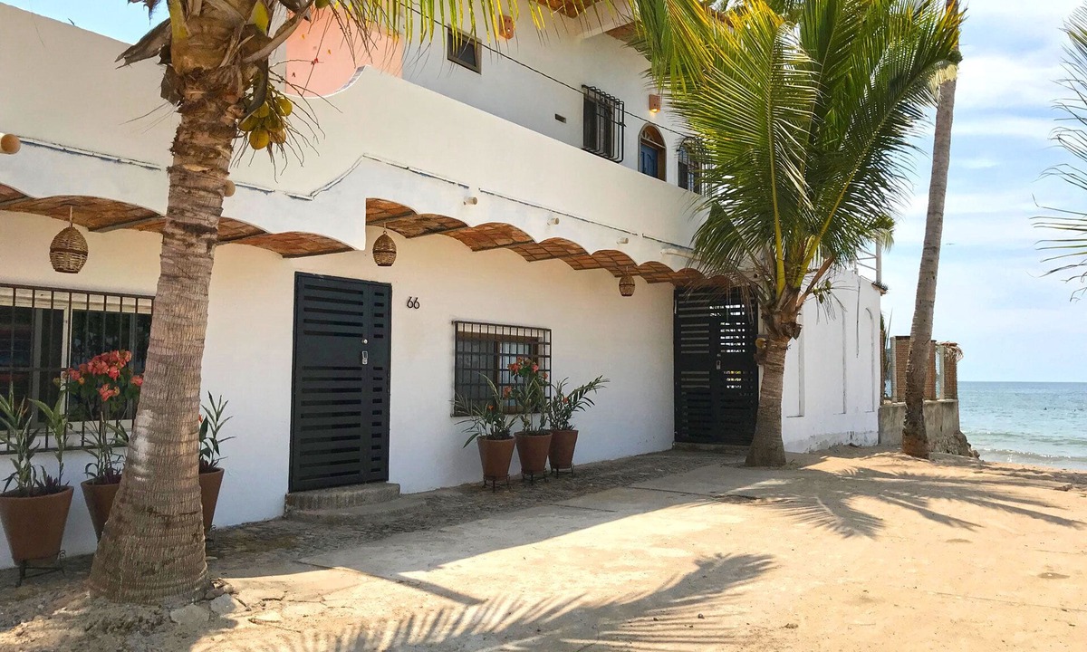 Los Pescadores House | Five bedroom beachhouse with stunning views, quiet swimming beach and pool.
