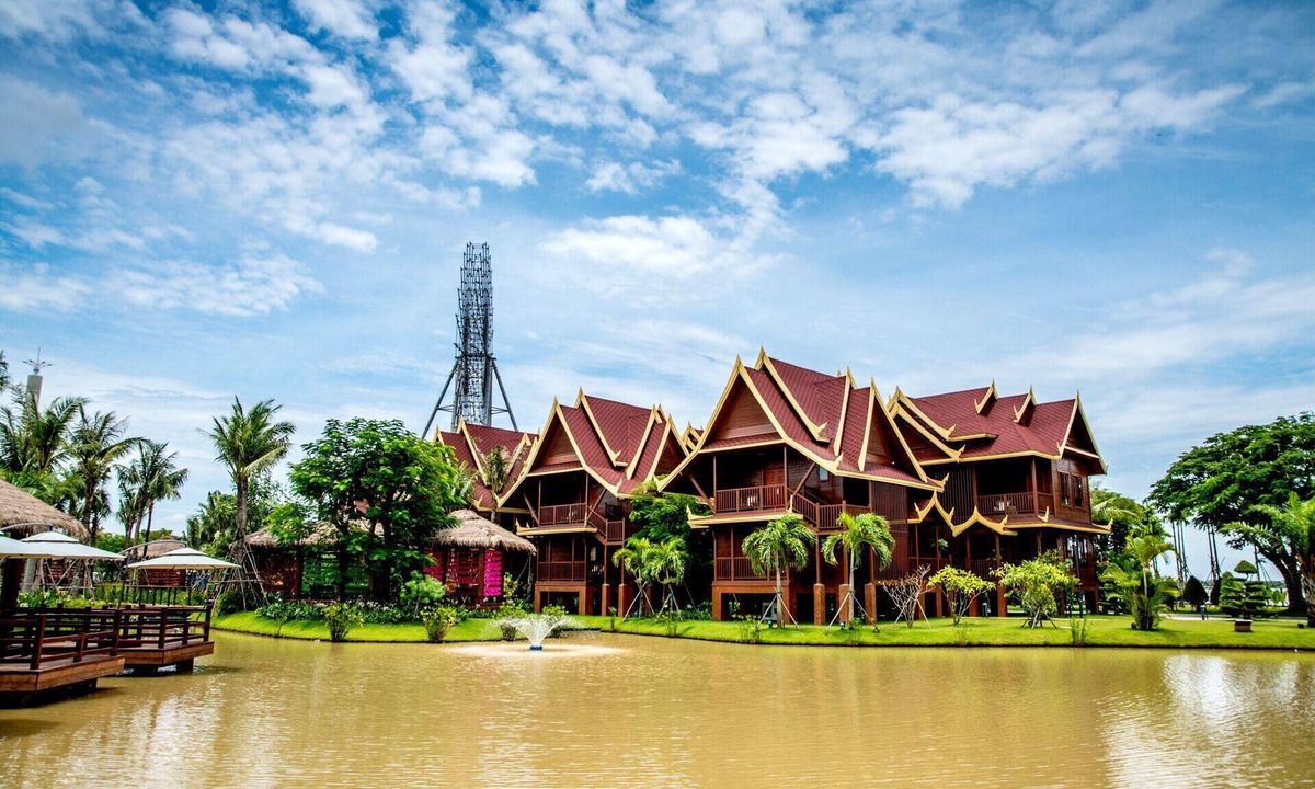 Mean Chey Hotel | Flame Resort And Bistro Phnom Penh