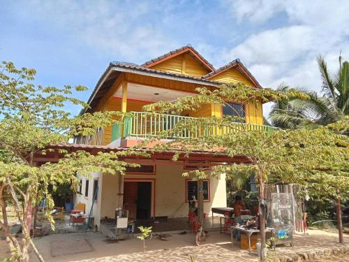 Koh Rong Sanloem House | Flower Bungalow Mpai Bay