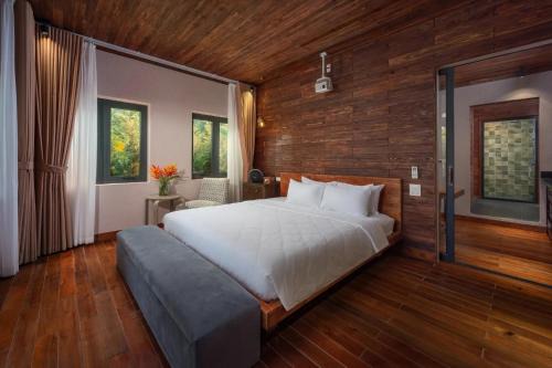 Hang Bai Apartment | French Style Old Villa
