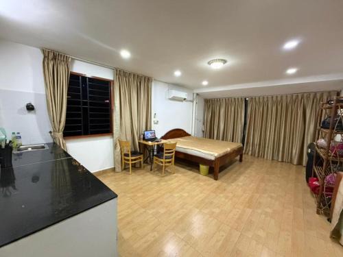 Daun Penh Apartment | Fully Furnished Apartment near River Side & Central Market Available
