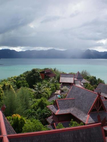 Pantai Tengah Villa | Gaze: Entire Modern Tropical Seaview Villa