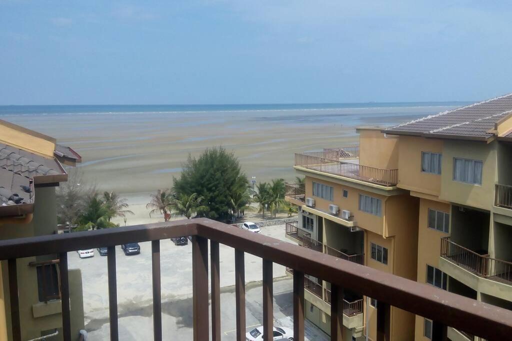 Dengkil Apartment | Gold Coast Morib Seaview 2 rooms Aircond Apartment