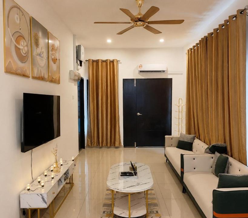 Batu Enam House | Golden Paradise Fully Aircond