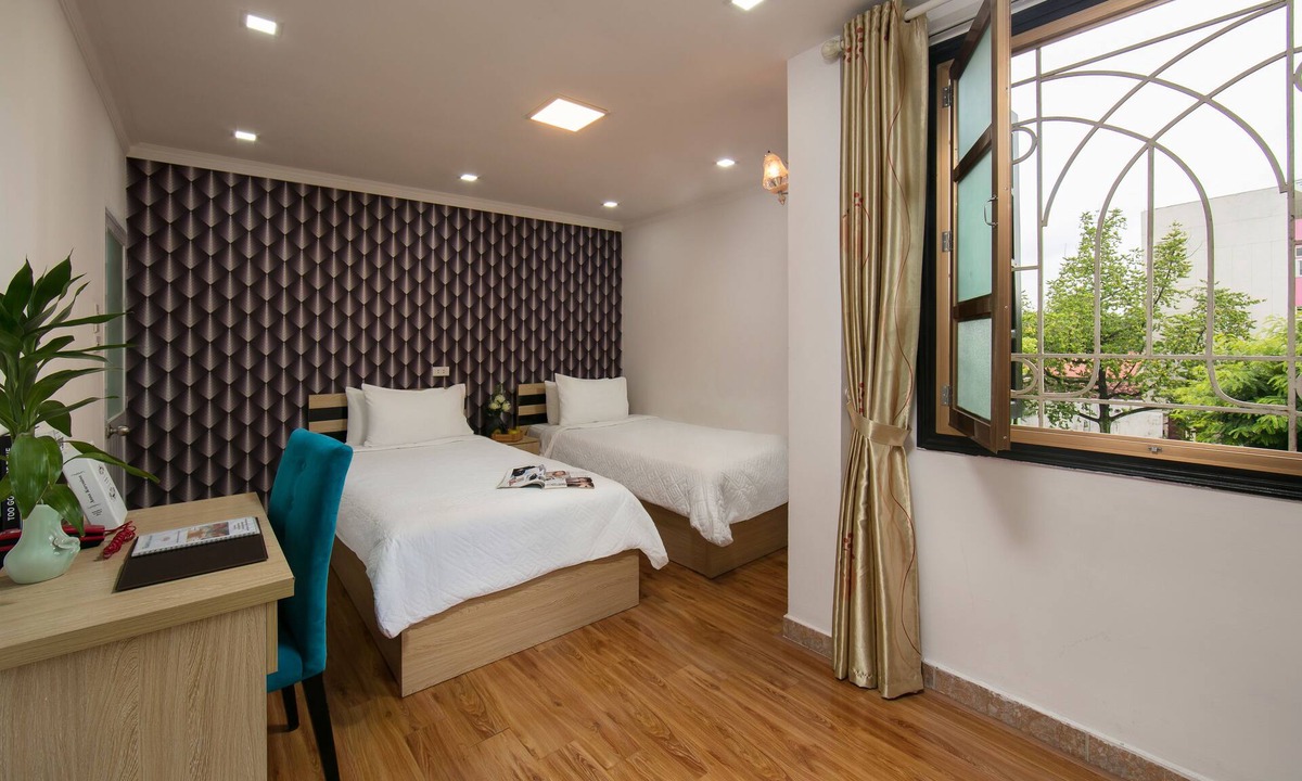 French Quarter Hotel | Golden Time Hostel