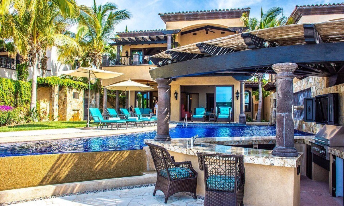 Paraiso Escondido House | Grand and elegant home near beach, restaurants and a Jack Nicklaus golf course.