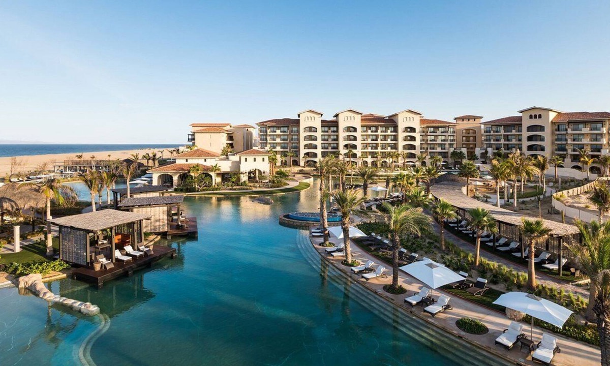 Los Cangrejos II y III Resort | Grand Master Suite at a beautiful resort just north of down town Cabo San Lucas.