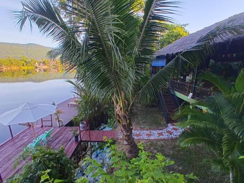Kampot Hotel | Green Mango Bungalows