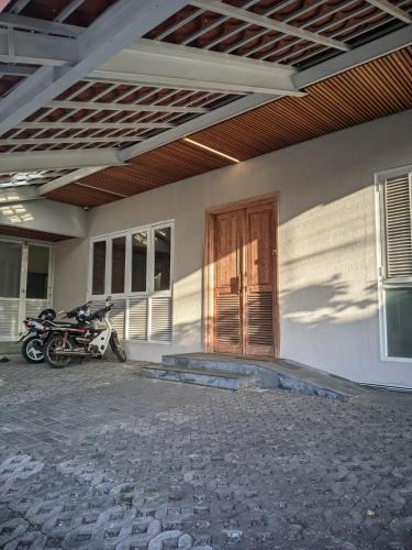Central Yogyakarta House | Guest House Teras Djoyo