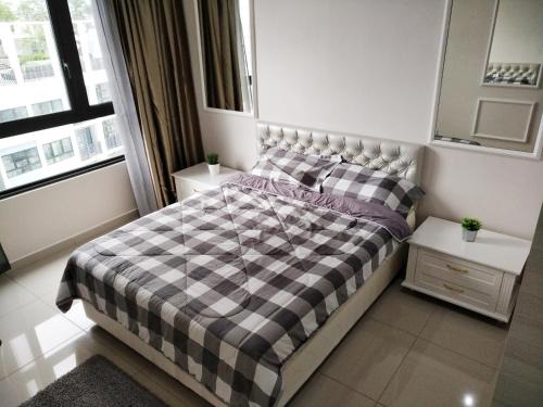 Shah Alam Apartment | Happy Holiday,I-Soho, I-City, Shah Alam ,Free Wifi & Parking